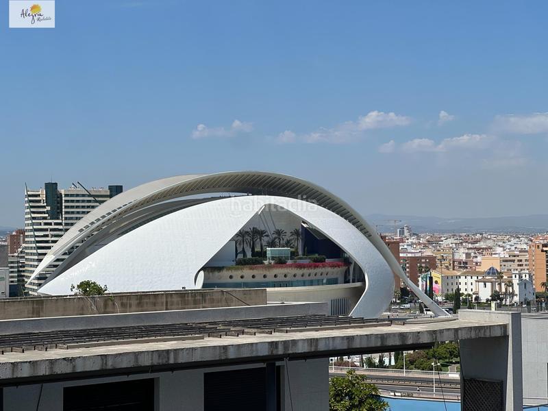 Foto 55a972a6-d5f6-494a-8dd4-f6ec2b147f9d. Attico con riscaldamento parcheggio piscina in Penya-Roja - Avda. Francia Valencia