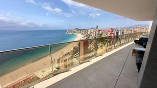Àtic a Playa Poniente. Ático espectacular en primera línea