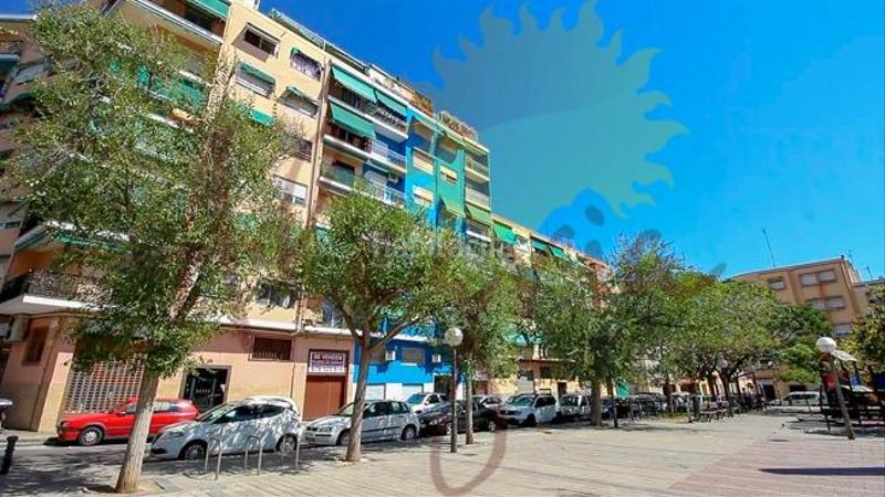 Foto b38898ac-edb3-43e0-b330-cbcffbd45648. Local comercial a Carolinas Altas Alicante