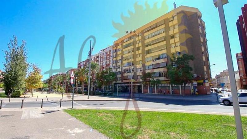 Foto f4c0094a-8844-48d9-94ba-e83c6006f2fa. Local comercial a Carolinas Altas Alicante