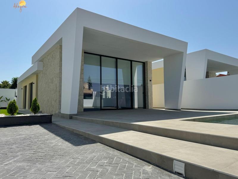 Foto 409f5ae8-ac99-42ca-b789-e03e2a644ca2. Chalet mit heizung in Zona Carrefour - Urbanizaciones Torrevieja