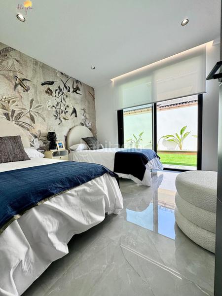 Foto 45851212-d516-4788-b4f8-89fab3aca7f2. Chalet mit heizung in Zona Carrefour - Urbanizaciones Torrevieja