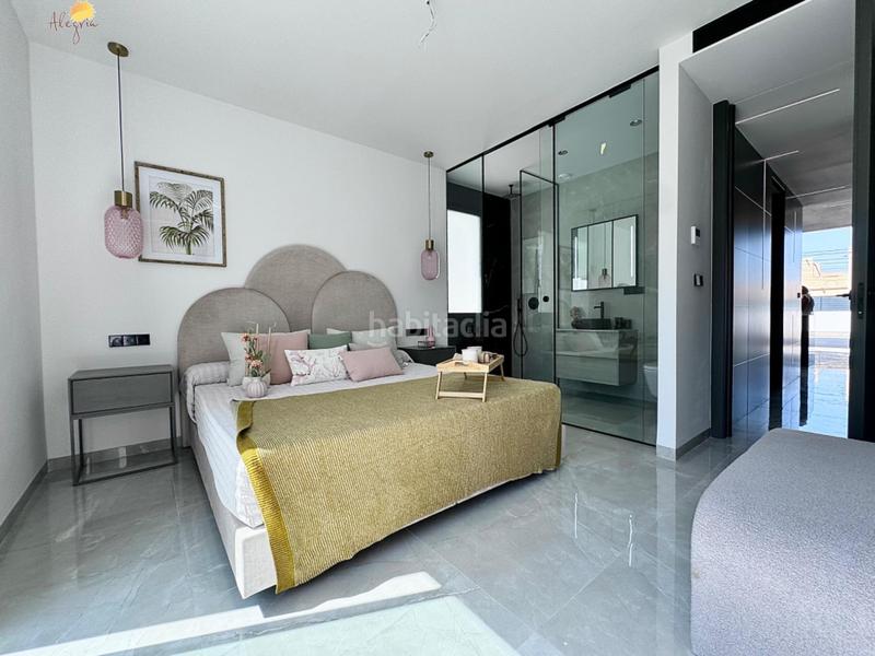 Foto 777346a2-80cb-4201-afe1-151ecf640f60. Chalet mit heizung in Zona Carrefour - Urbanizaciones Torrevieja