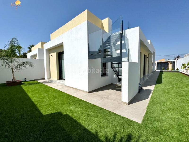 Foto 99c53fbb-0b05-47ff-a5b5-2673eb382563. Chalet mit heizung in Zona Carrefour - Urbanizaciones Torrevieja