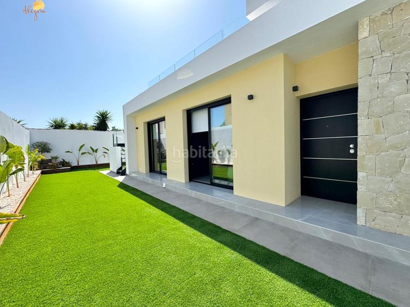 Foto db34a23a-7a94-403b-842a-af602c407783. Chalet mit heizung in Zona Carrefour - Urbanizaciones Torrevieja