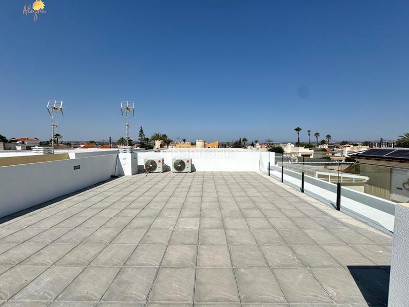 Foto ff096454-ecbb-4984-b797-37cb957fc882. Chalet mit heizung in Zona Carrefour - Urbanizaciones Torrevieja