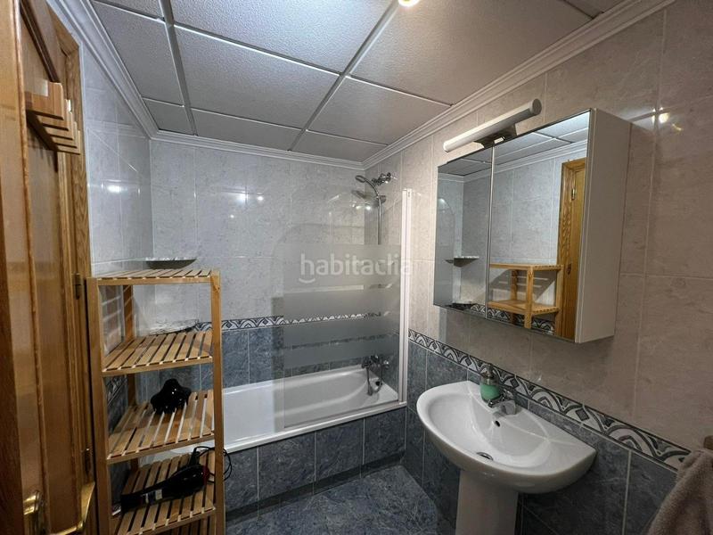 Foto bc8fcc9e-0bdd-45e1-8cc1-d46919516c8c. Location attique dans Campello Playa Campello (el)