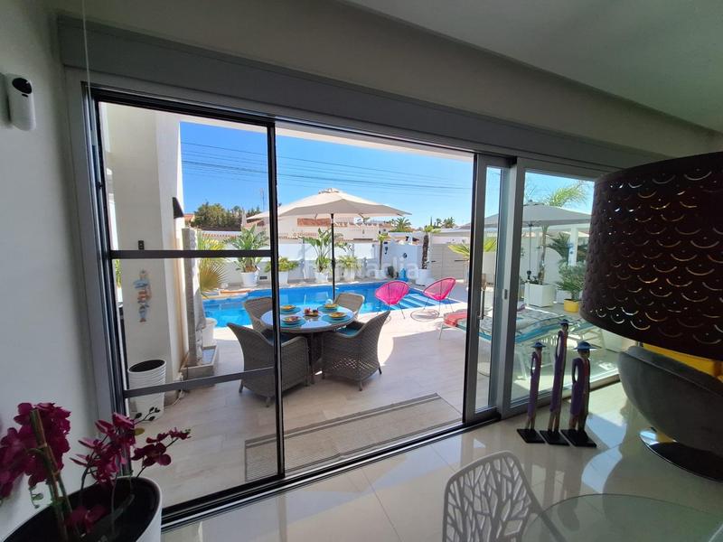 Foto 54f41813-694a-401d-99ac-1327fd4b699b. Chalet con riscaldamento parcheggio piscina in Zona Carrefour - Urbanizaciones Torrevieja