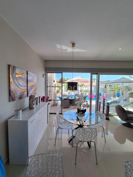 Foto b60e917e-f5b6-41e5-9ec8-fe8e5ab8554d. Chalet con riscaldamento parcheggio piscina in Zona Carrefour - Urbanizaciones Torrevieja