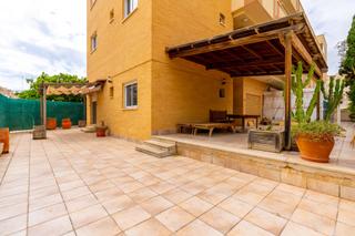 Planta baixa  Calle de juan de la cierva. Excelente apartamento en planta baja con parcela propia a 100 pa