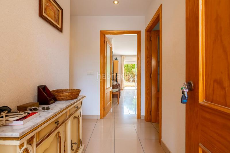 Foto 4607ddea-7b3a-402f-a51f-a425a2f22408. Planta baja excelente apartamento en planta baja con parcela propia a 100 pasos del mar en Campello (el)