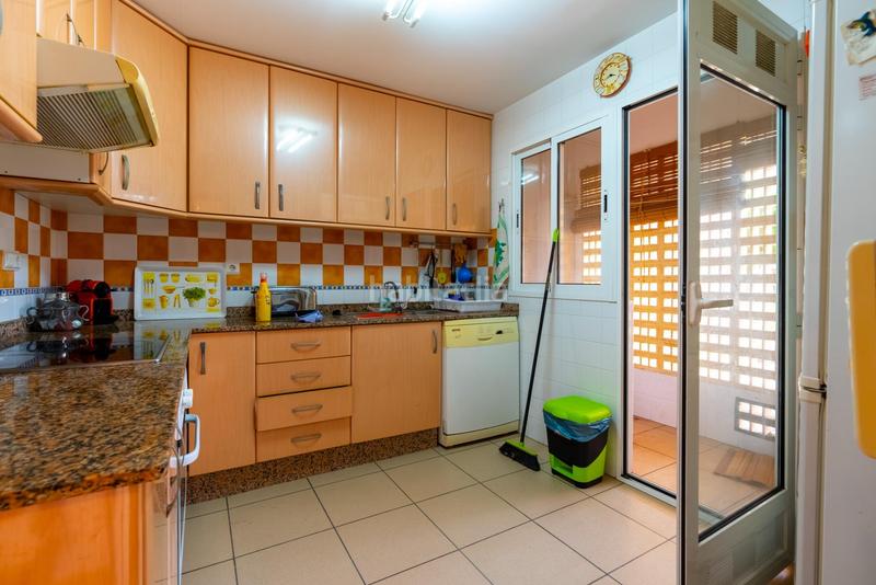 Foto c4e502bc-cda0-4193-b811-c6546de3b9d5. Planta baja excelente apartamento en planta baja con parcela propia a 100 pasos del mar en Campello (el)