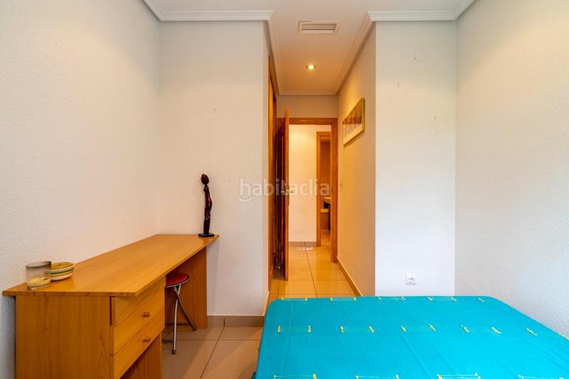 Foto ca3efccb-22f6-46f4-ae01-1ed22845e416. Planta baja excelente apartamento en planta baja con parcela propia a 100 pasos del mar en Campello (el)