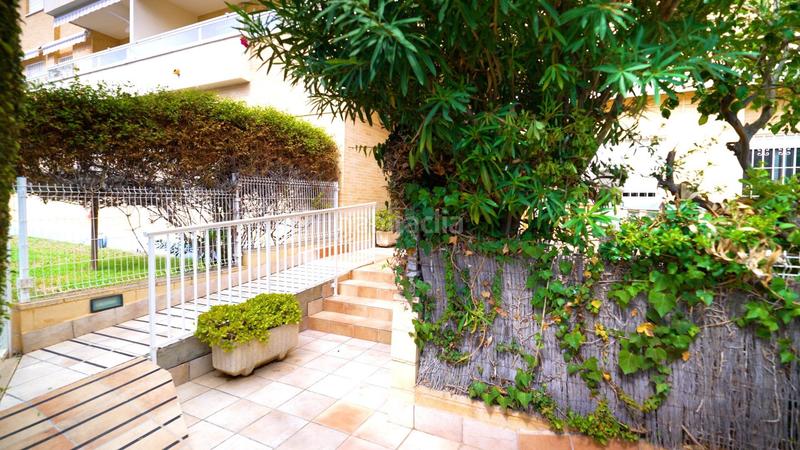 Foto f404f40d-c7fe-4758-8749-de519c3ba298. Planta baja excelente apartamento en planta baja con parcela propia a 100 pasos del mar en Campello (el)