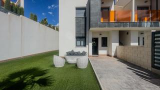 Location Appartement à Balcón de Finestrat-Terra Marina. Piso planta baja con zona ajardinada alquiler larga temporada 2