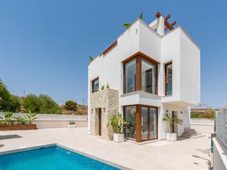 Chalet en Cala Marqués. Obra nueva en vera playa. villas laguna azul. 230m2 parcela. 3 d