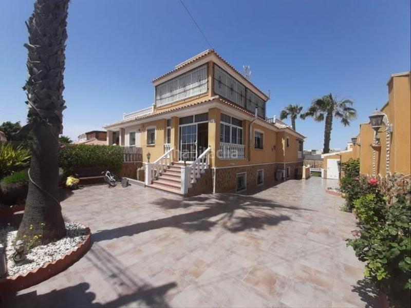 Foto 1436253f-e927-400e-91c6-75ebd8d13f94. Chalet mit parking pool in Aguas Nuevas Torrevieja