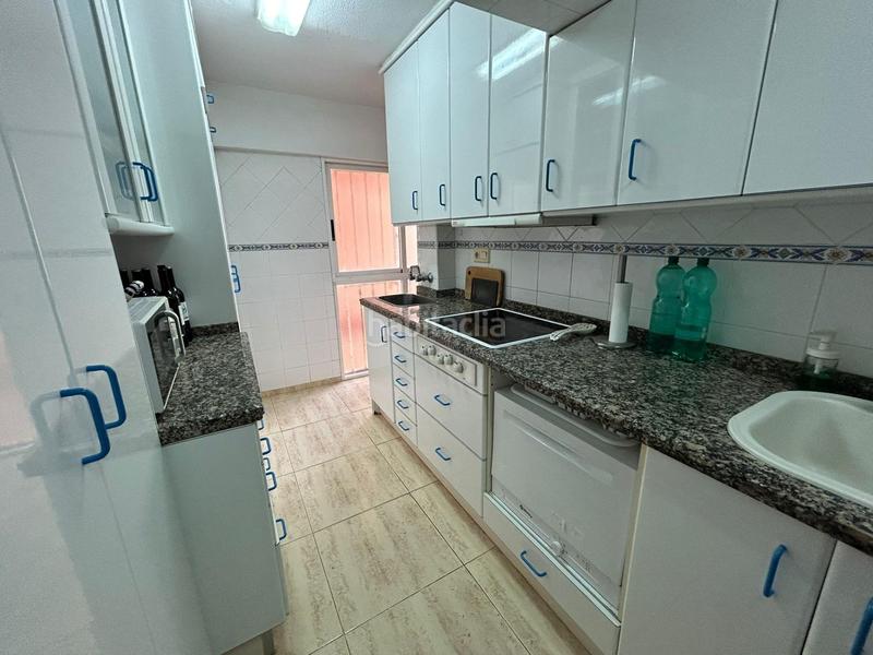 Foto 314f57f7-e7b5-4a3d-9eb0-25dfcbe03a1f. Apartamento en calle almeria 2 luminoso apartamento en primera línea de la Playa Levante en Benidorm