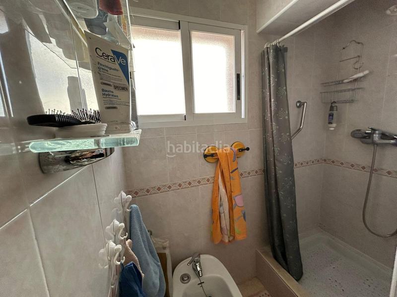 Foto d89b4cc9-6ab1-4d80-9130-2d5c29c2949f. Apartamento en calle almeria 2 luminoso apartamento en primera línea de la Playa Levante en Benidorm