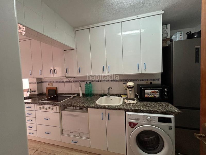 Foto f3ea0d09-8a03-4ee8-b383-0fe239524d8b. Apartamento en calle almeria 2 luminoso apartamento en primera línea de la Playa Levante en Benidorm