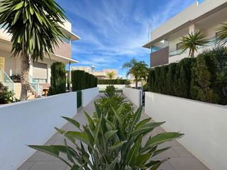 Apartament a Rojales. Apartamento en residencial privada en quesada. 2 dorm. con jardi