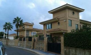Xalet  Malta. Villa con piscina y vistas a las montañas y benidorm en la zona