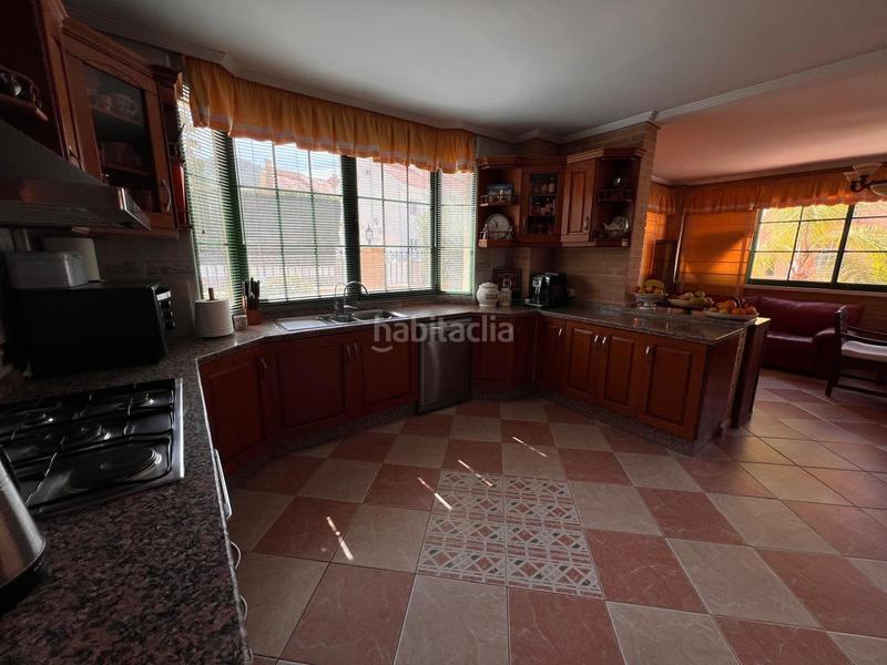 Foto 6aba4ccf-a4c5-4d27-a8bf-b3130f1d4e38. Chalet mit parking pool in Sierra Helada Benidorm