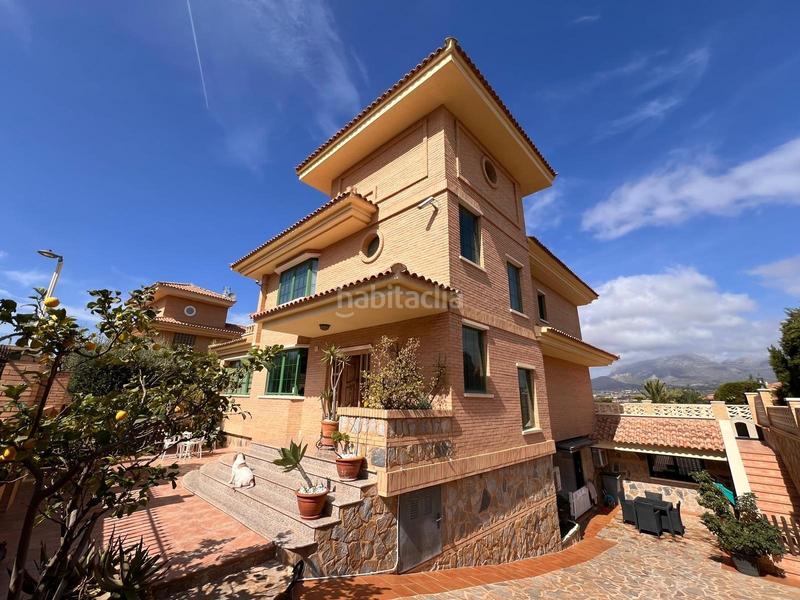 Foto d5179958-c58a-435e-9f4e-8eda821f4017. Chalet mit parking pool in Sierra Helada Benidorm