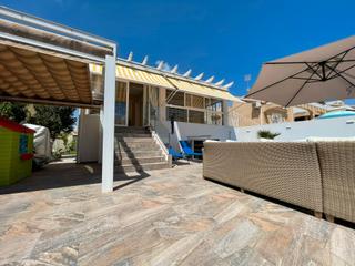 Casa a La Florida. Reformada casa en orihuela costa! 3 dorm. baños. sauna y piscina