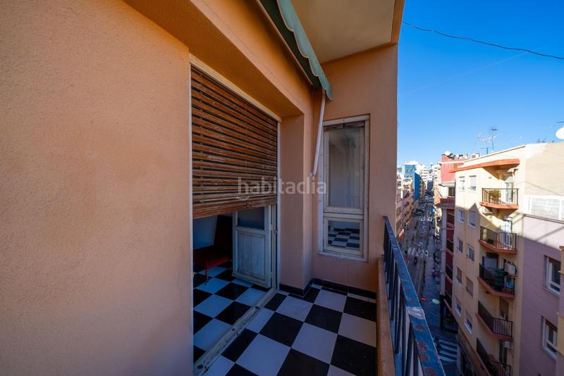 Foto 924b906f-76d1-4881-bbc1-b3643d4edadb. Piso  soleado y amplio en el corazón explanada de españa en Alicante