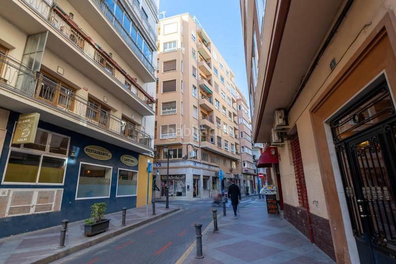 Foto fec8cb42-bf8d-426b-a26e-8915a1b72155. Piso  soleado y amplio en el corazón explanada de españa en Alicante