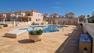 Maison jumelée à Los Balcones-Los Altos. Vivienda adosada, 3 dormitorios, 1 baño, solárium, piscina, en l