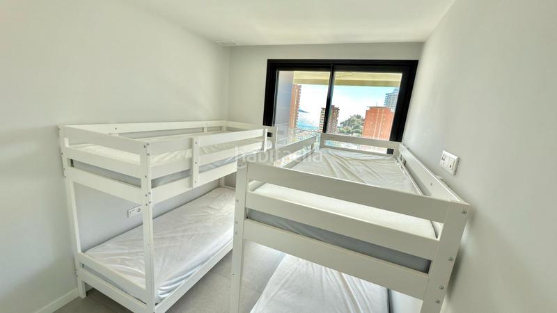 Foto b97a3638-f21b-42ec-af67-10639a63f1a9. Alquiler apartamento alquiler por meses piso 2 habitaciones en urb. beach en Benidorm