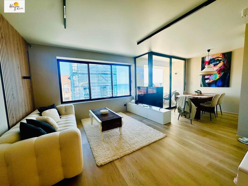 Foto 368c96b7-0c03-4f7b-ba32-0139f9fe046a. Apartamento impresionante apartamento con vistas al mar en venta en Alicante