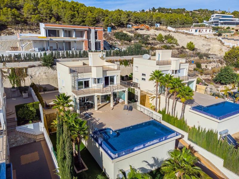 Foto bb28287b-23ab-49ce-a166-19c6a3c2e28f. Chalet con piscina in Gran Sol Calp