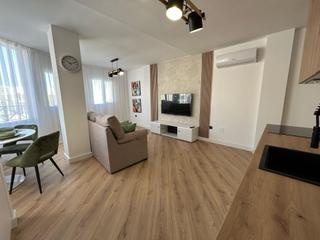 Apartamento en Parque de las Naciones. Piso renovado con materiales de mejores calidades en pleno centr