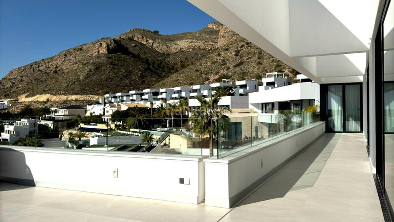 Foto 30698beb-2fd8-46d6-aac3-c2088dc0a5ef. Chalet with heating parking pool in Golf Bahía Finestrat