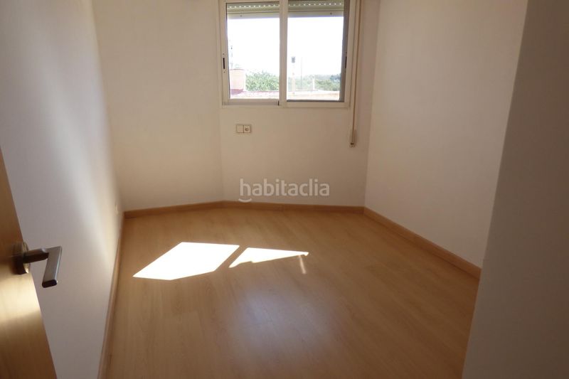 Foto a0030c5b-397d-4753-b4fe-d9f48095bdc7. Casa adossada a pintor sorolla \"salafranca\" 40 a San Juan de Alicante