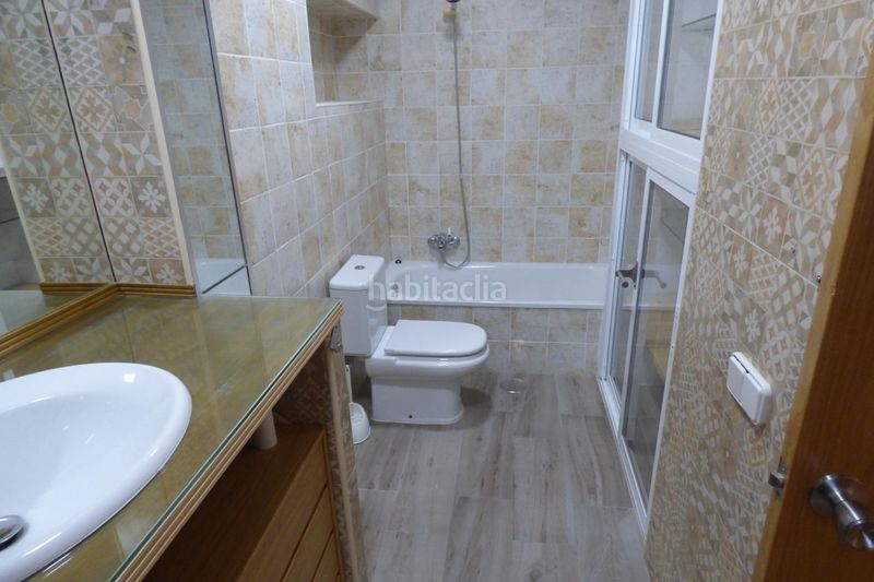Foto a3b9797d-9684-40b4-957e-1ce47b30b178. Casa adossada a pintor sorolla \"salafranca\" 40 a San Juan de Alicante
