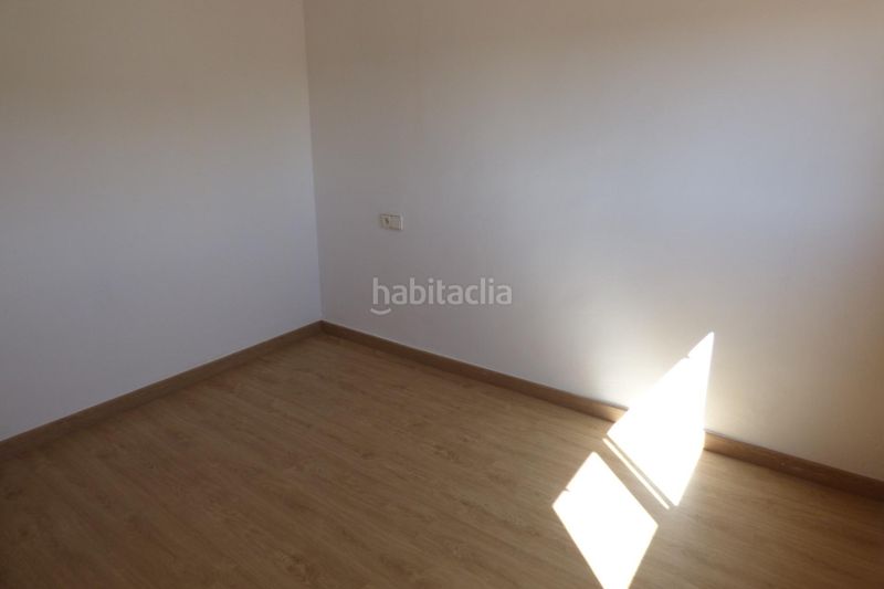 Foto ef61faa8-7e08-41c1-ac46-7a220e1e7a95. Casa adossada a pintor sorolla \"salafranca\" 40 a San Juan de Alicante