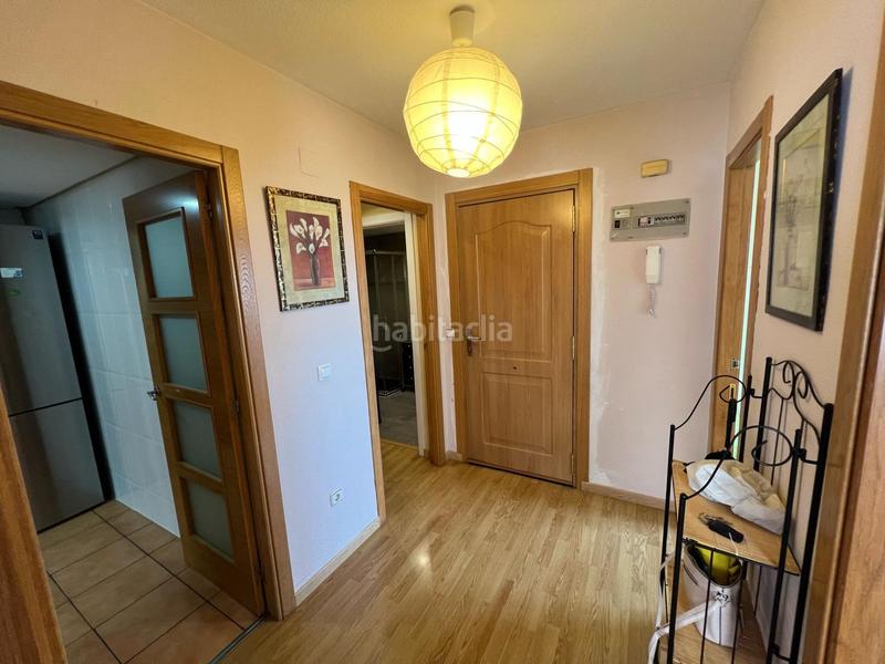 Foto 088f9809-6d7a-49f3-b6c1-bdb3d226cb20. Lloguer pis amb calefacció aparcament a Babel Alicante