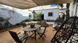 Casa  Santa barbara. Encanto mediterráneo en el corazón de benissa