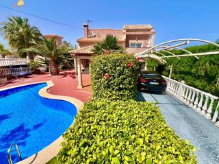 Chalet en Los Balcones-Los Altos. Lujo y luz en los balcones tu villa con piscina privada y alto p
