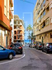 Appartement à Zona Playa de los Locos. Encanto costero y comodidad total planta baja con parking, trast
