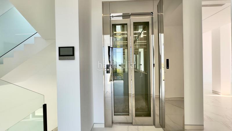 Foto dd835bff-8041-4356-a399-bb70bd08e756. Chalet with heating pool in Altea hills Altea