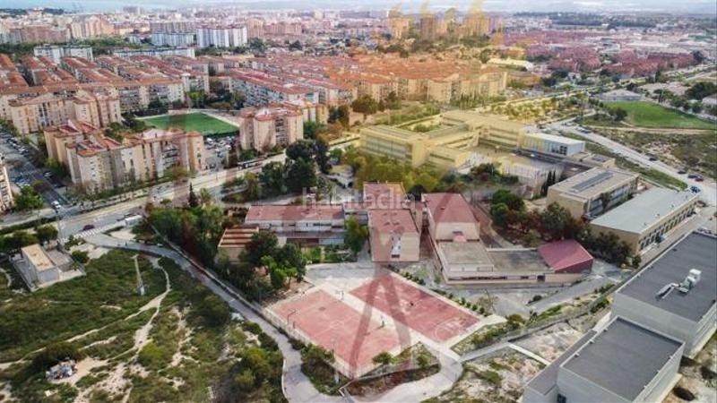 Foto 90b6d506-64cd-4a77-bb24-6df545c7dd84. Flat in calle escenografo bdo carratala 10 in Virgen del Remedio - Parque Lo Morant Alicante