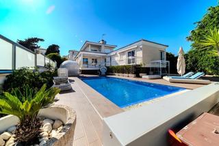 Xalet en Caada del Molino. Villa de lujo a 300 metros de playa de la mata. 5 dorm. 4 baos.