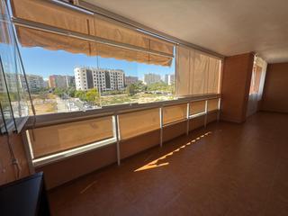Appartement à Nadadora carmen soto 10. Impecable vivienda en urbanización tranquila cerca de la playa