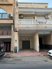 Aparcament cotxe a Avenida Habaneras - Curva de Palangre. Garaje en torrevieja zona estacion de autobuses, 25 m. de superf