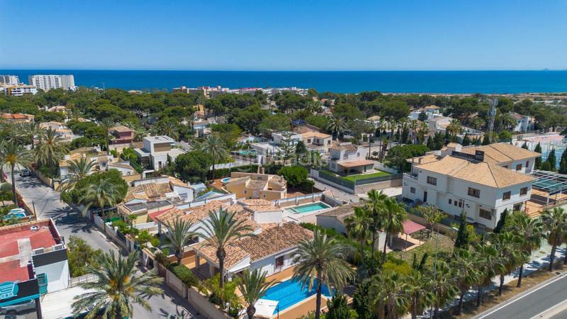 Foto 37c0661b-eb9b-49d2-a013-e225194ed58e. Xalet amb calefacció piscina a Punta Prima Orihuela